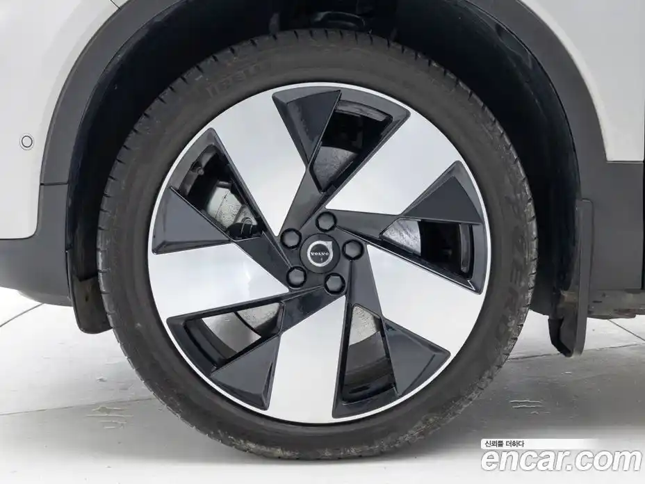 Volvo C40 2024 Автомат в Москве № 593806, фото 5