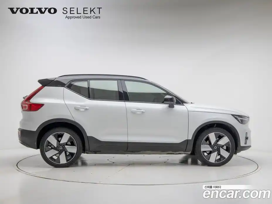 Volvo XC40 2024 Автомат в Москве № 593865, фото 3