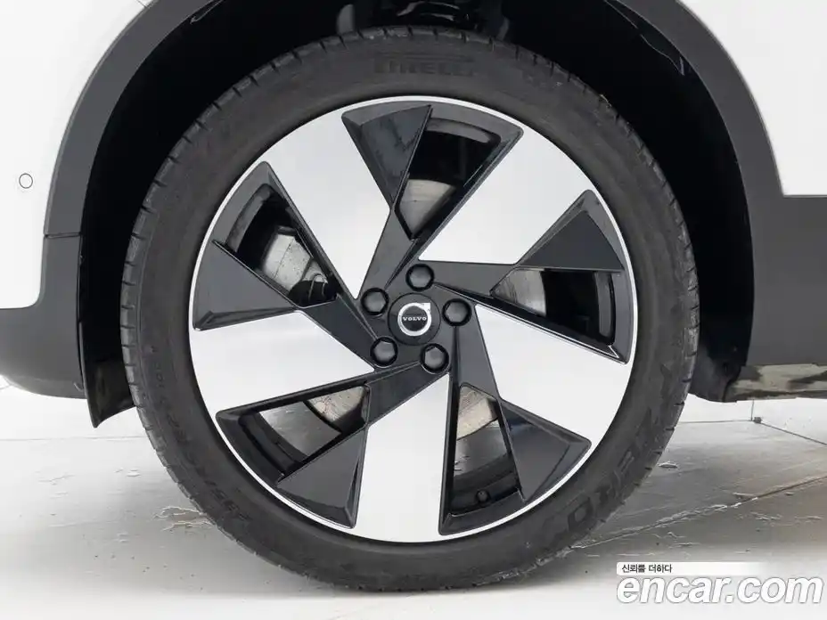 Volvo XC40 2024 Автомат в Москве № 593865, фото 5