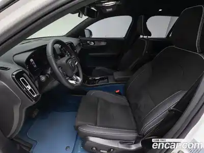 Volvo XC40 2024 Автомат в Москве № 593865, миниатюра 9
