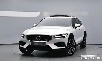 Volvo V60, 2023