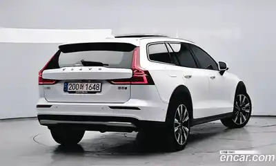 Volvo V60 2023 2.0 Автомат в Москве № 593881, миниатюра 2