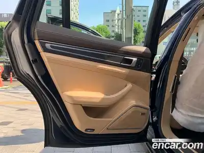 Porsche Panamera 2023 2.9 Автомат в Москве № 594431, миниатюра 4