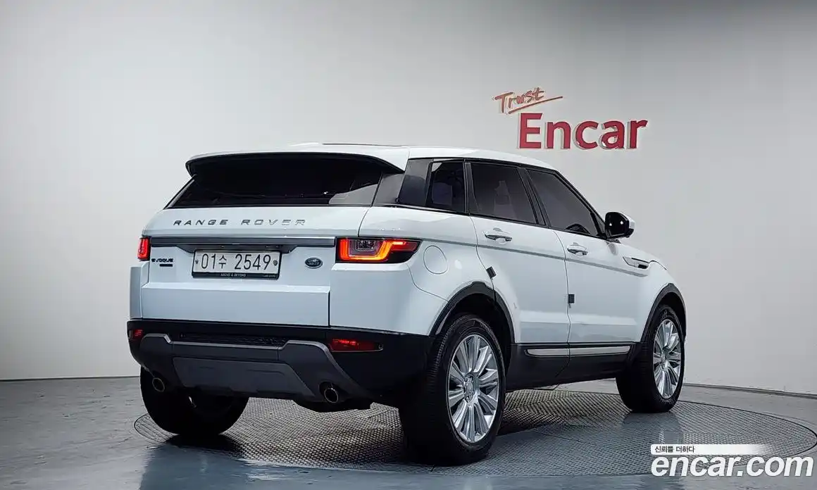 Land Rover Range-Rover Evoque 2016 2.0 Автомат в Москве № 594662, фото 1