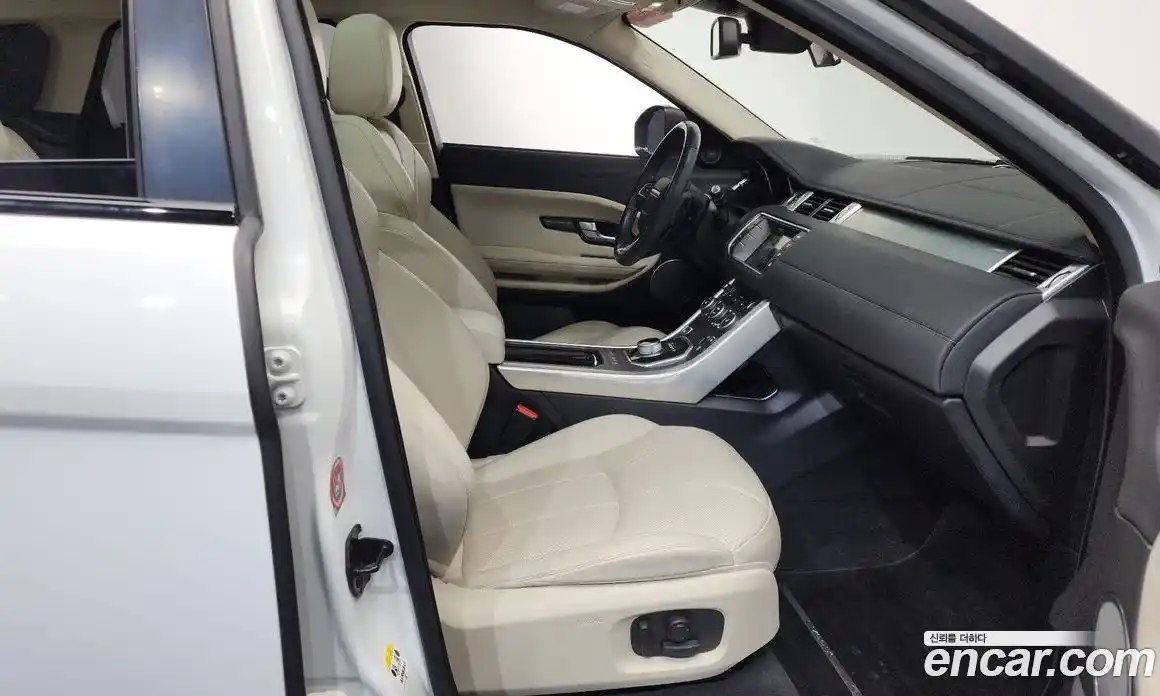 Land Rover Range-Rover Evoque 2016 2.0 Автомат в Москве № 594662, фото 10