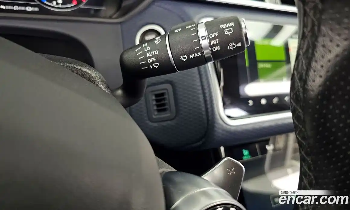 Land Rover Range-Rover Velar 2018 2.0 Автомат в Москве № 594668, фото 14