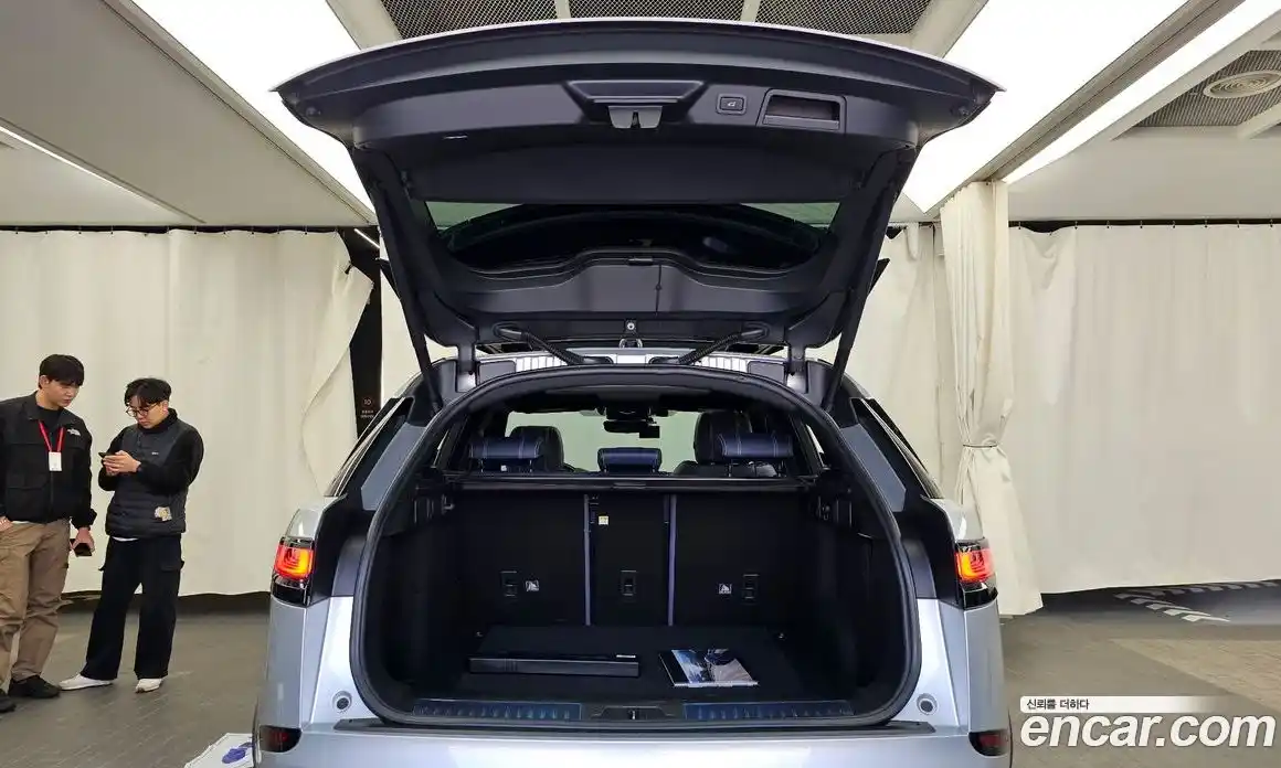 Land Rover Range-Rover Velar 2018 2.0 Автомат в Москве № 594668, фото 20