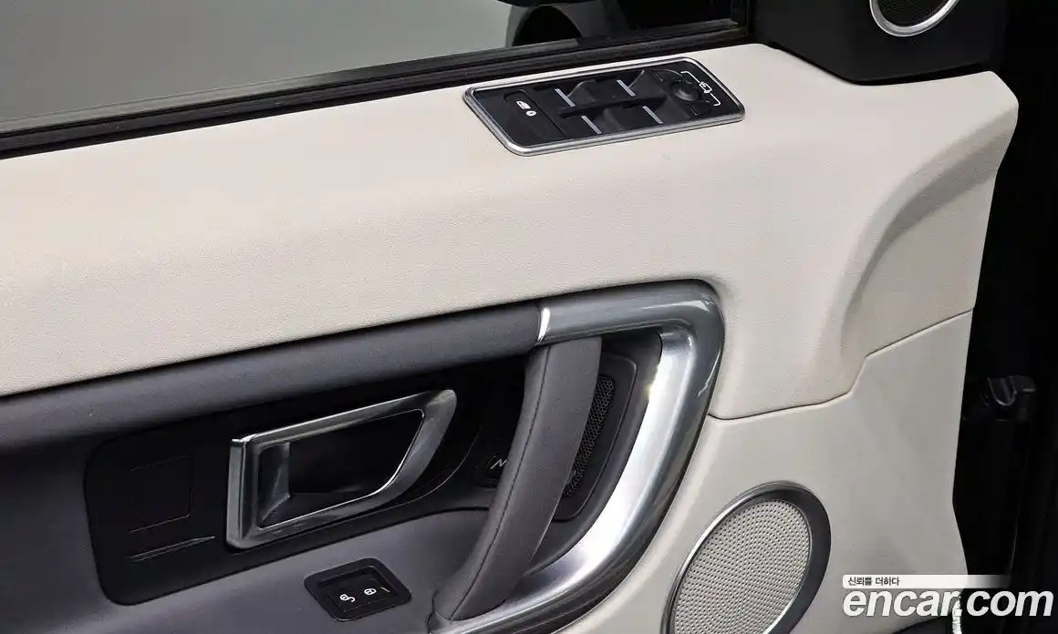 Land Rover Discovery Sport 2017 2.0 Автомат в Москве № 594766, фото 19