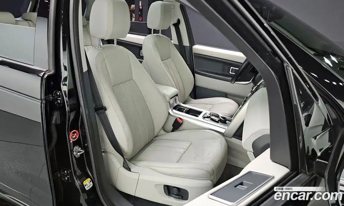 Land Rover Discovery Sport 2017 2.0 Автомат в Москве № 594766, фото 10