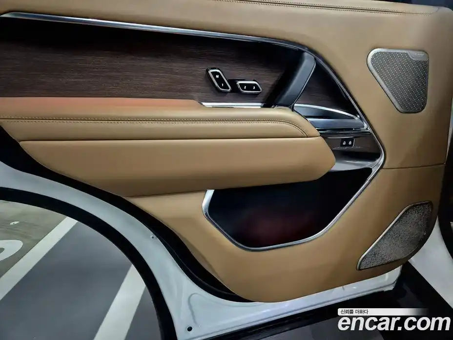 Land Rover Range-Rover 2023 4.4 Автомат в Москве № 594877, фото 11