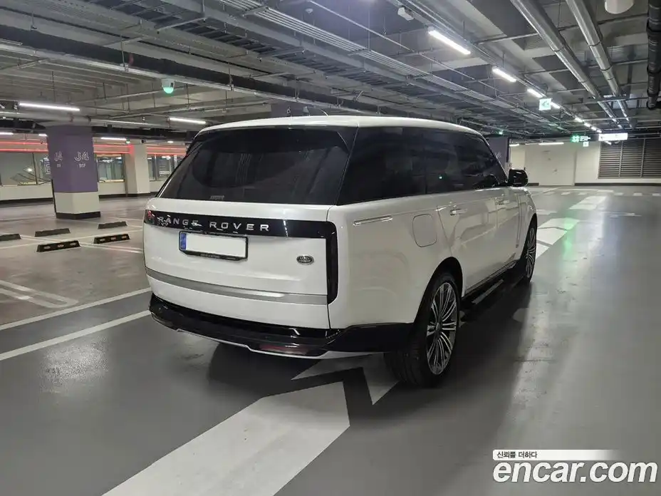 Land Rover Range-Rover 2023 4.4 Автомат в Москве № 594877, фото 2