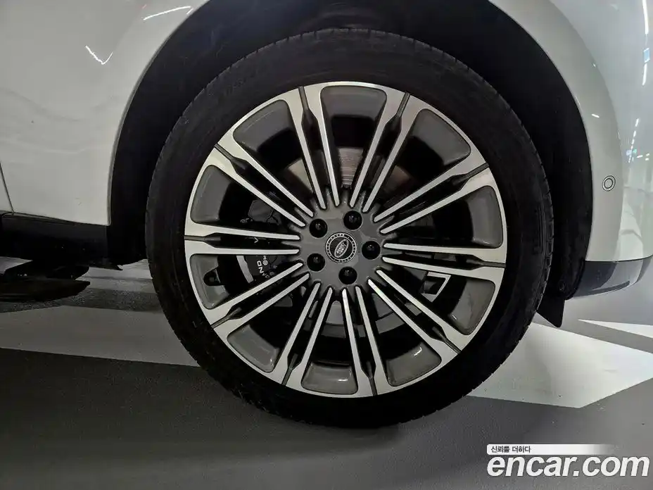 Land Rover Range-Rover 2023 4.4 Автомат в Москве № 594877, фото 5