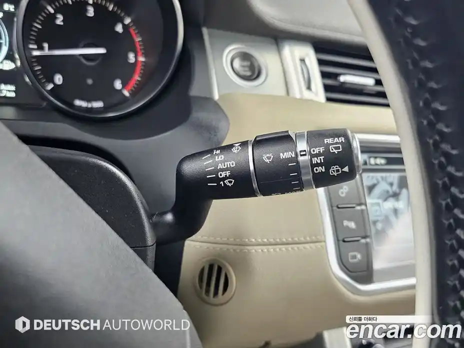 Land Rover Range-Rover Evoque 2016 2.0 Автомат в Москве № 594934, фото 16