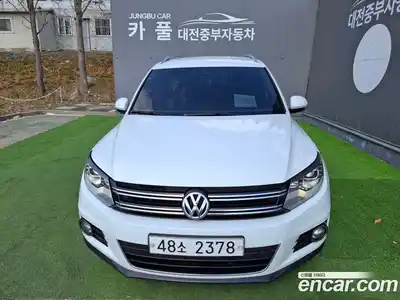 Volkswagen Tiguan, 2015