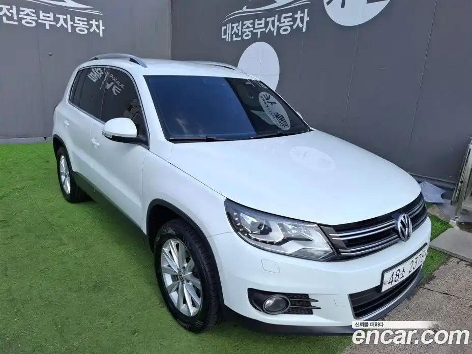 Volkswagen Tiguan 2015 2.0 Автомат в Москве № 607667, фото 3
