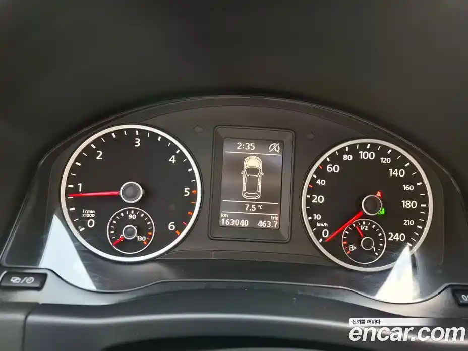 Volkswagen Tiguan 2015 2.0 Автомат в Москве № 607667, фото 7