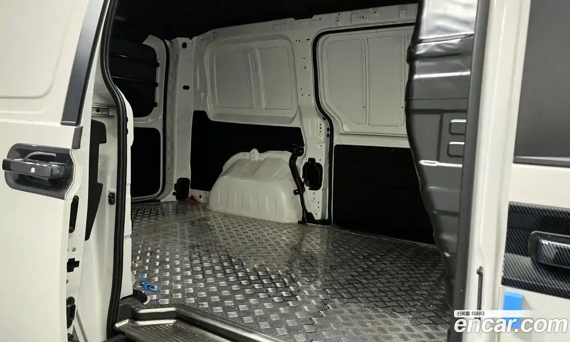 Hyundai Staria 2025 3.5 Автомат в Москве № 607778, фото 12