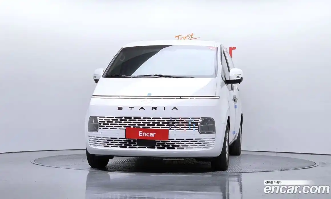 Hyundai Staria 2025 3.5 Автомат в Москве № 607778, фото 3