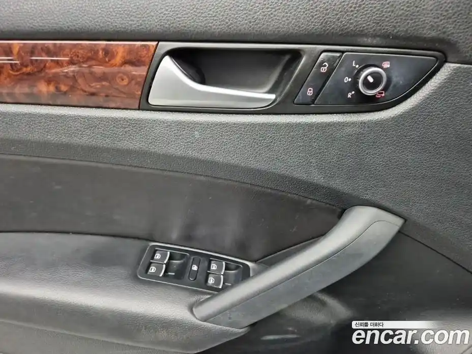 Volkswagen Passat 2012 2.0 Автомат в Москве № 607939, фото 17