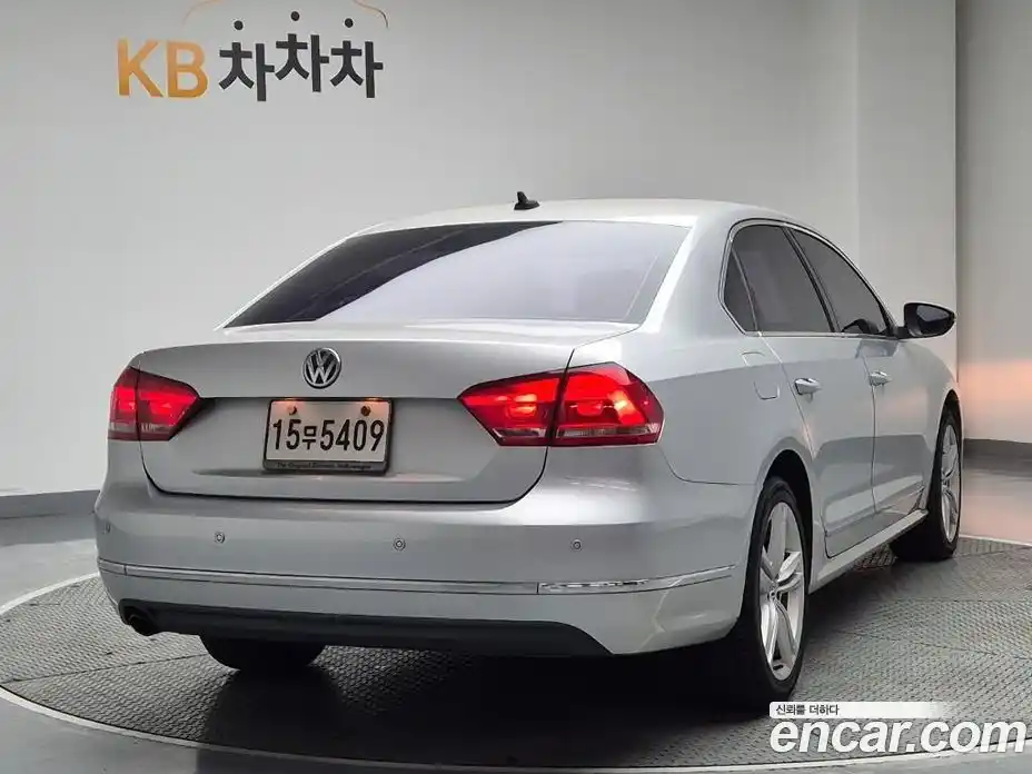 Volkswagen Passat 2012 2.0 Автомат в Москве № 607939, фото 4