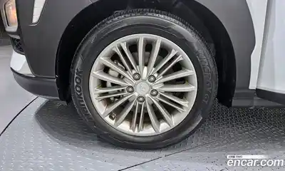 Hyundai Kona 2018 1.6 Автомат в Москве № 608033, миниатюра 5