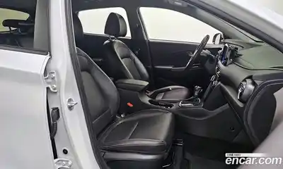 Hyundai Kona 2018 1.6 Автомат в Москве № 608033, миниатюра 10