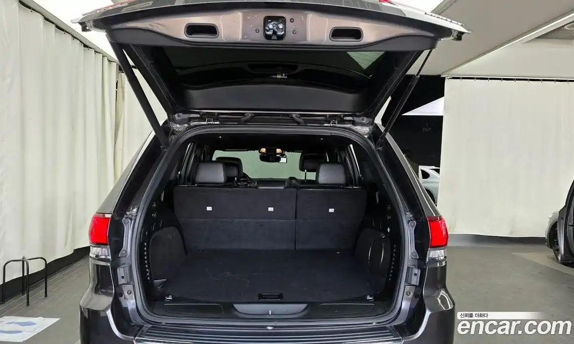 Jeep Cherokee 2021 3.6 Автомат в Москве № 609713, фото 20