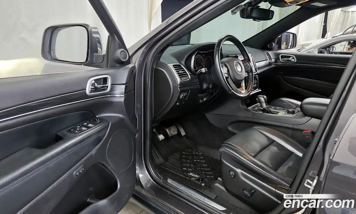 Jeep Cherokee 2021 3.6 Автомат в Москве № 609713, фото 10