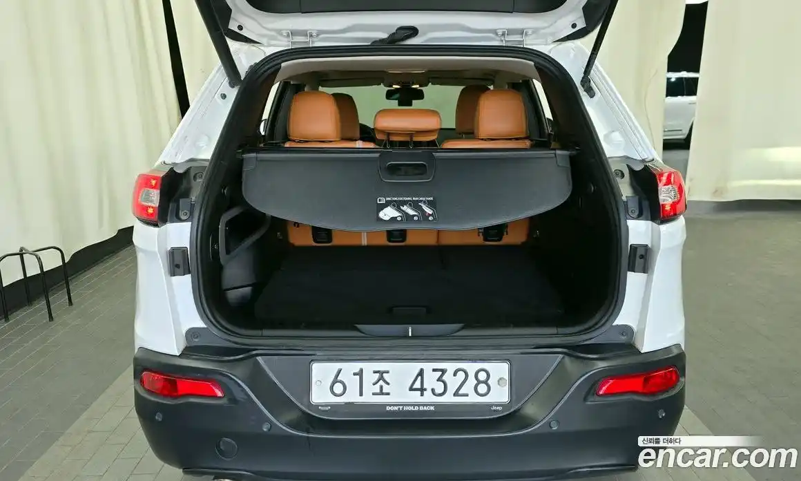 Jeep Cherokee 2015 2.4 Автомат в Москве № 609777, фото 20