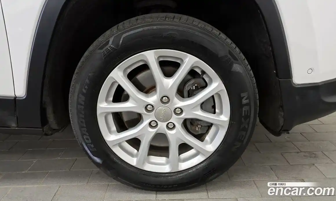 Jeep Cherokee 2015 2.4 Автомат в Москве № 609777, фото 5