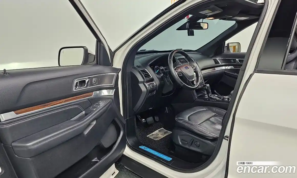 Ford Explorer 2019 2.3 Автомат в Москве № 610115, фото 11