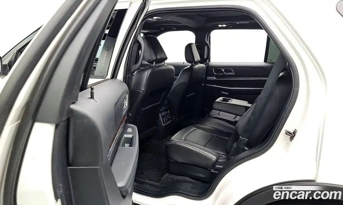 Ford Explorer 2019 2.3 Автомат в Москве № 610115, фото 12