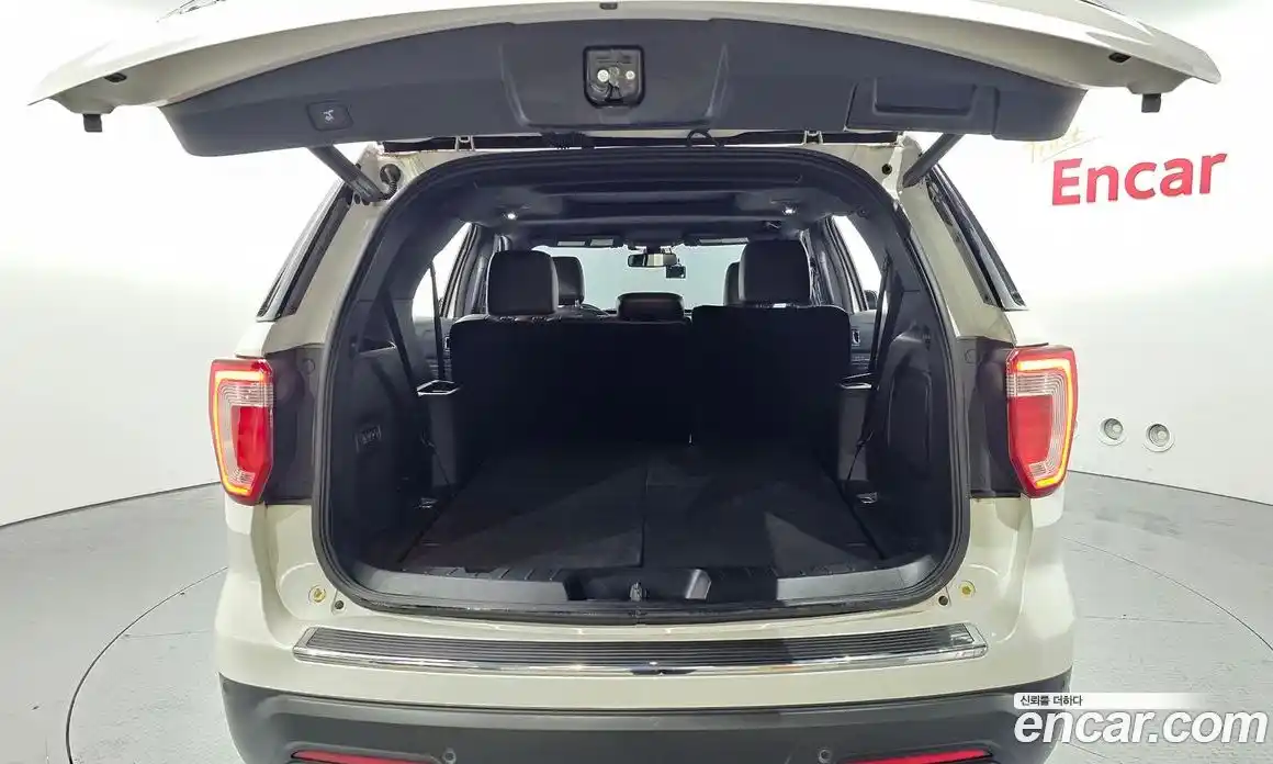 Ford Explorer 2019 2.3 Автомат в Москве № 610115, фото 20