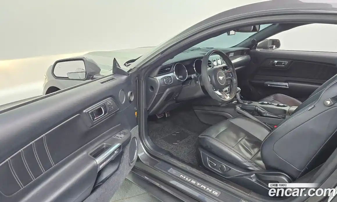 Ford Mustang 2015 2.3 Автомат в Москве № 610120, фото 10