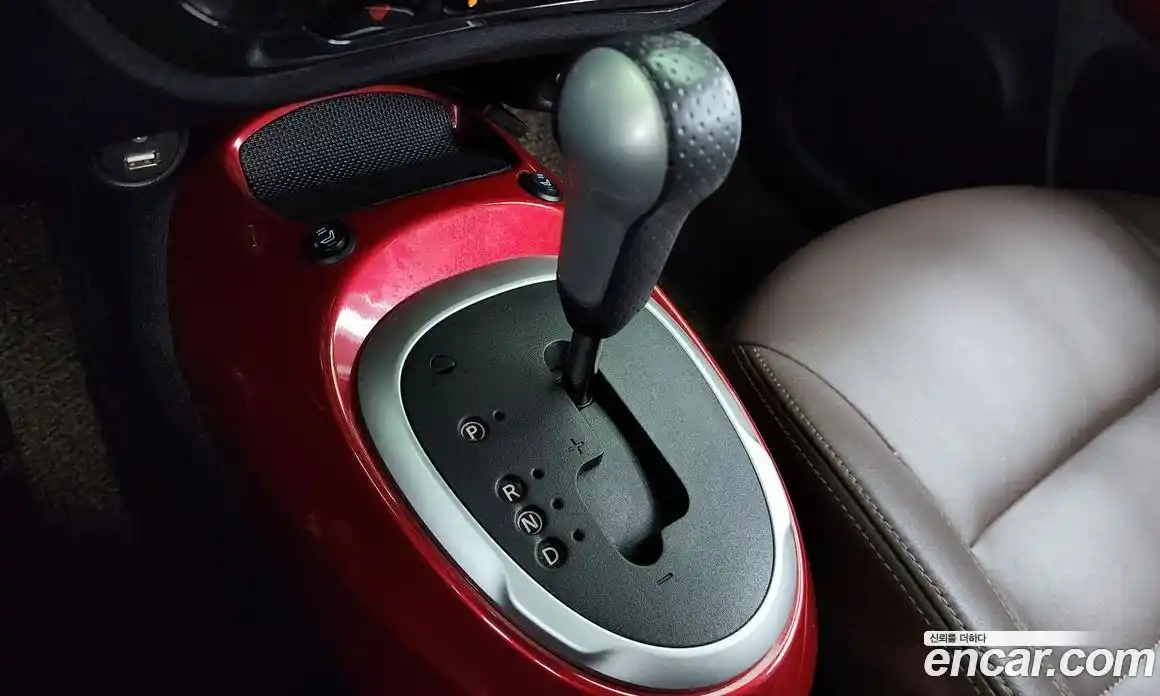 Nissan Juke 2014 1.6 Автомат в Москве № 611316, фото 9