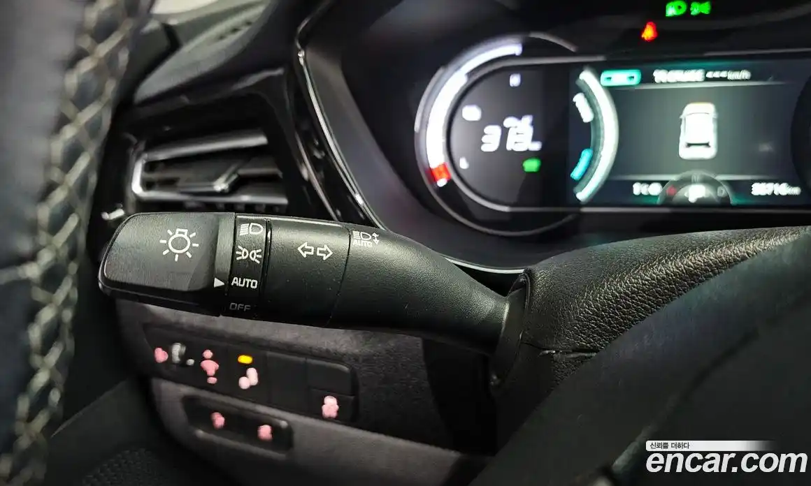 Kia Niro 2023 0.2 Автомат в Москве № 613869, фото 14