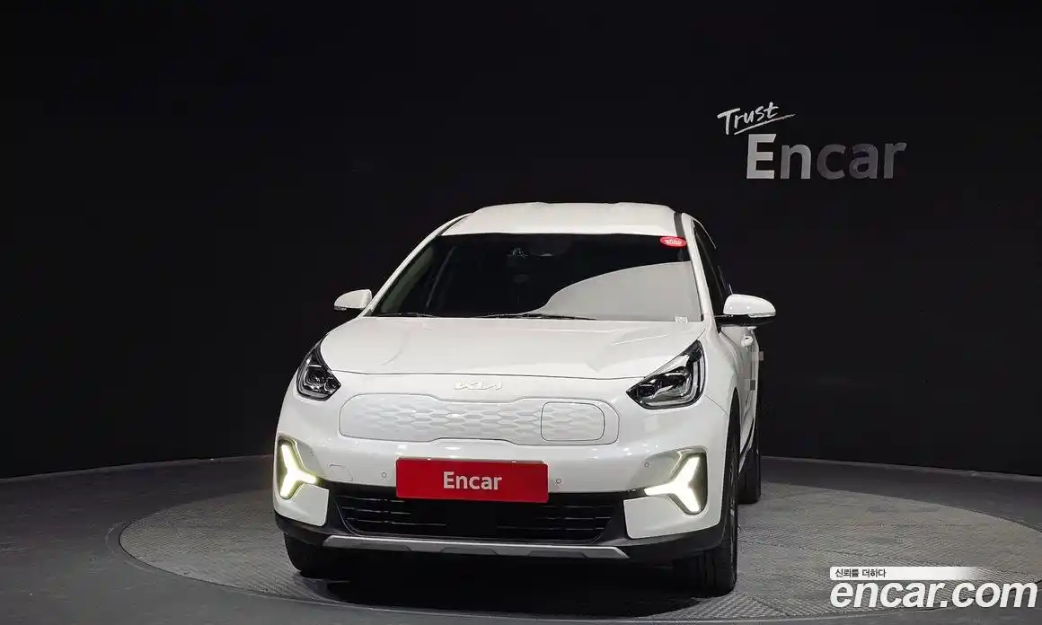 Kia Niro 2023 0.2 Автомат в Москве № 613869, фото 3