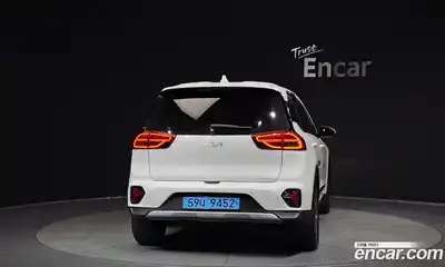 Kia Niro 2023 0.2 Автомат в Москве № 613869, миниатюра 4