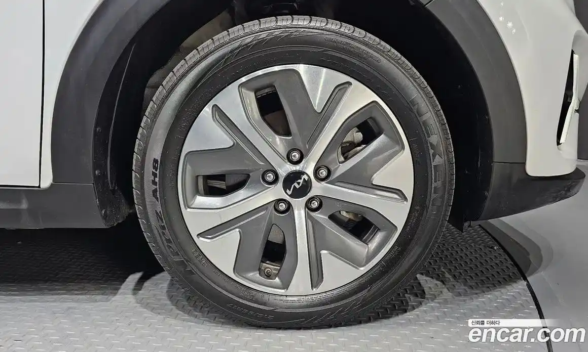 Kia Niro 2023 0.2 Автомат в Москве № 613869, фото 5