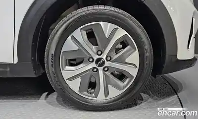 Kia Niro 2023 0.2 Автомат в Москве № 613869, миниатюра 5