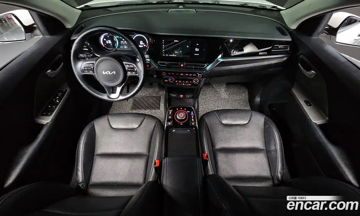 Kia Niro 2023 0.2 Автомат в Москве № 613869, фото 7