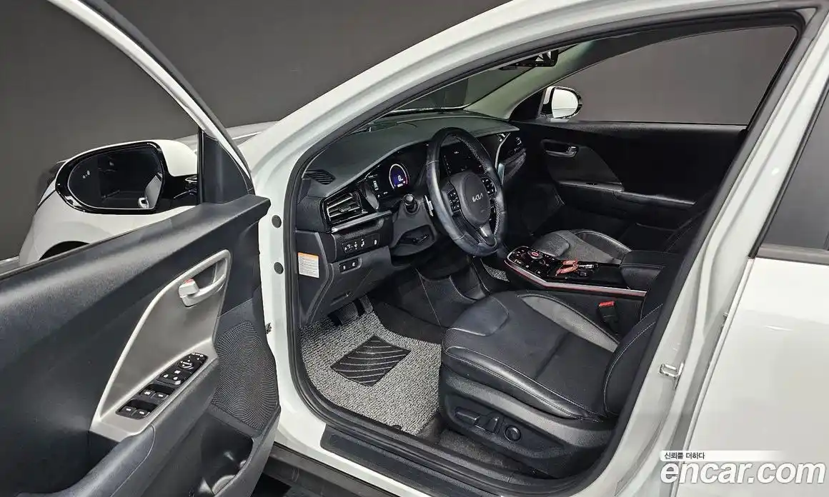 Kia Niro 2023 0.2 Автомат в Москве № 613869, фото 10