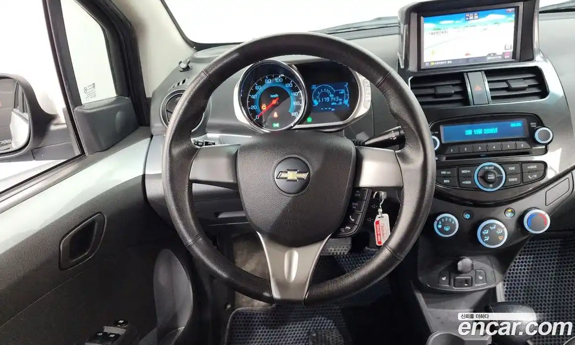 Chevrolet Spark 2014 1.0 Автомат в Москве № 616509, фото 13