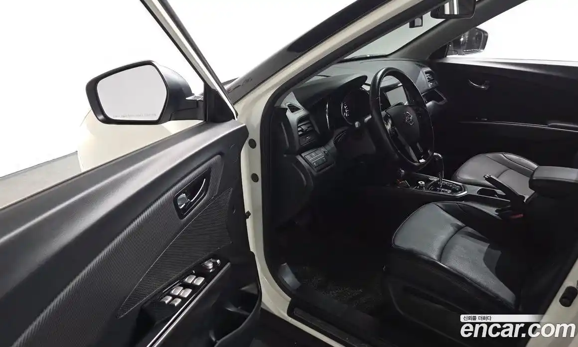 SsangYong TIBOLI 2018 1.6 Автомат в Москве № 616581, фото 11