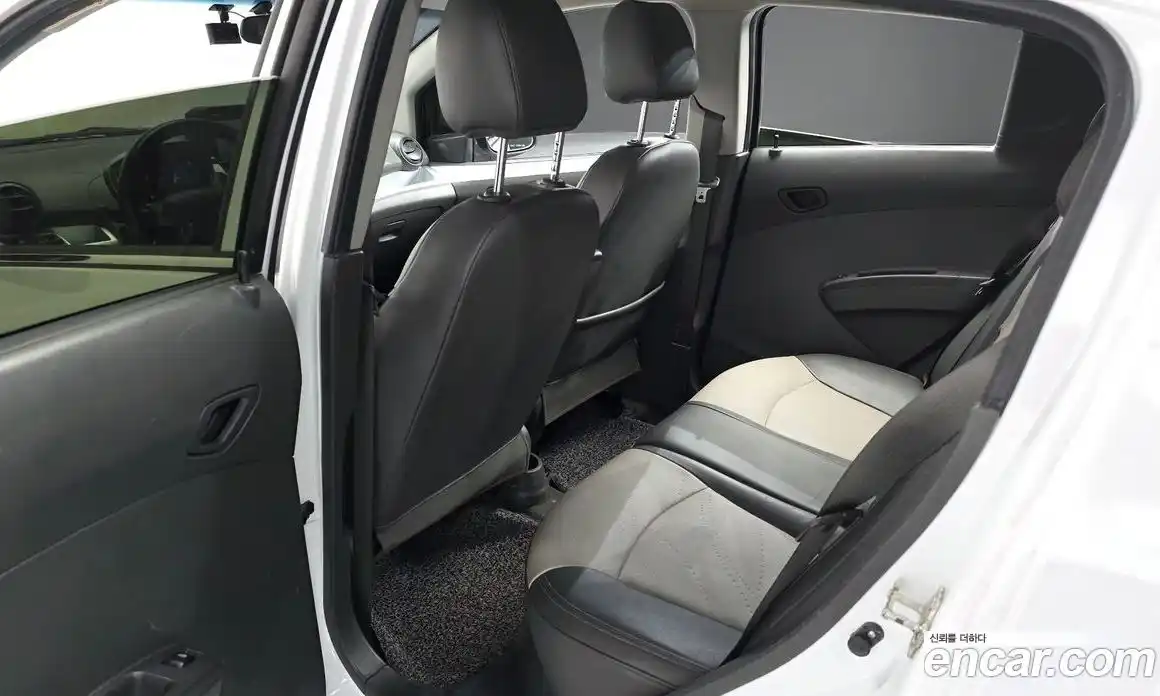 Chevrolet Spark 2014 1.0 Автомат в Москве № 619090, фото 12