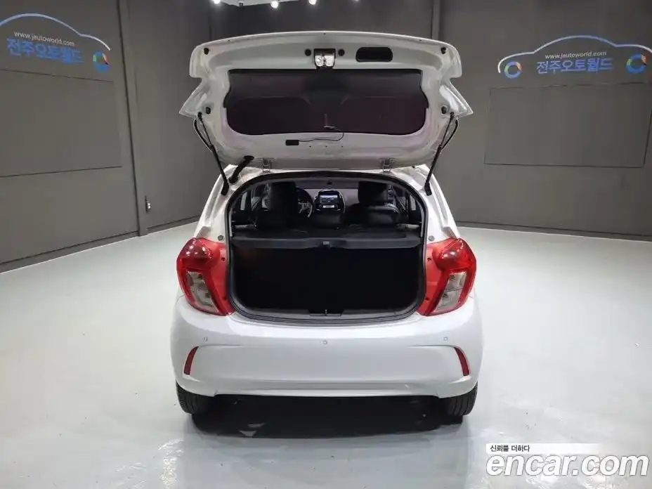 Chevrolet Spark 2017 1.0 Автомат в Москве № 619295, фото 20