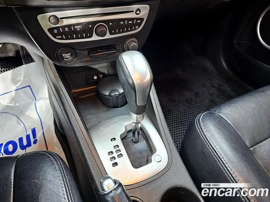 Renault SM3 2010 1.6 Автомат в Москве № 619816, фото 18