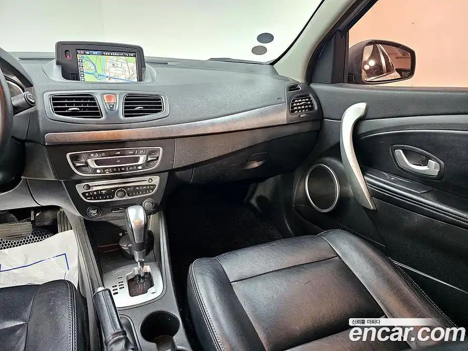 Renault SM3 2010 1.6 Автомат в Москве № 619816, фото 10