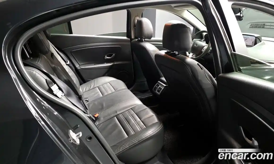 Renault SM3 2014 1.6 Автомат в Москве № 620192, фото 12