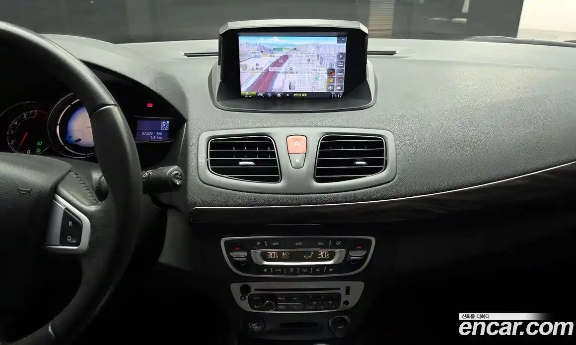 Renault SM3 2014 1.6 Автомат в Москве № 620192, фото 15